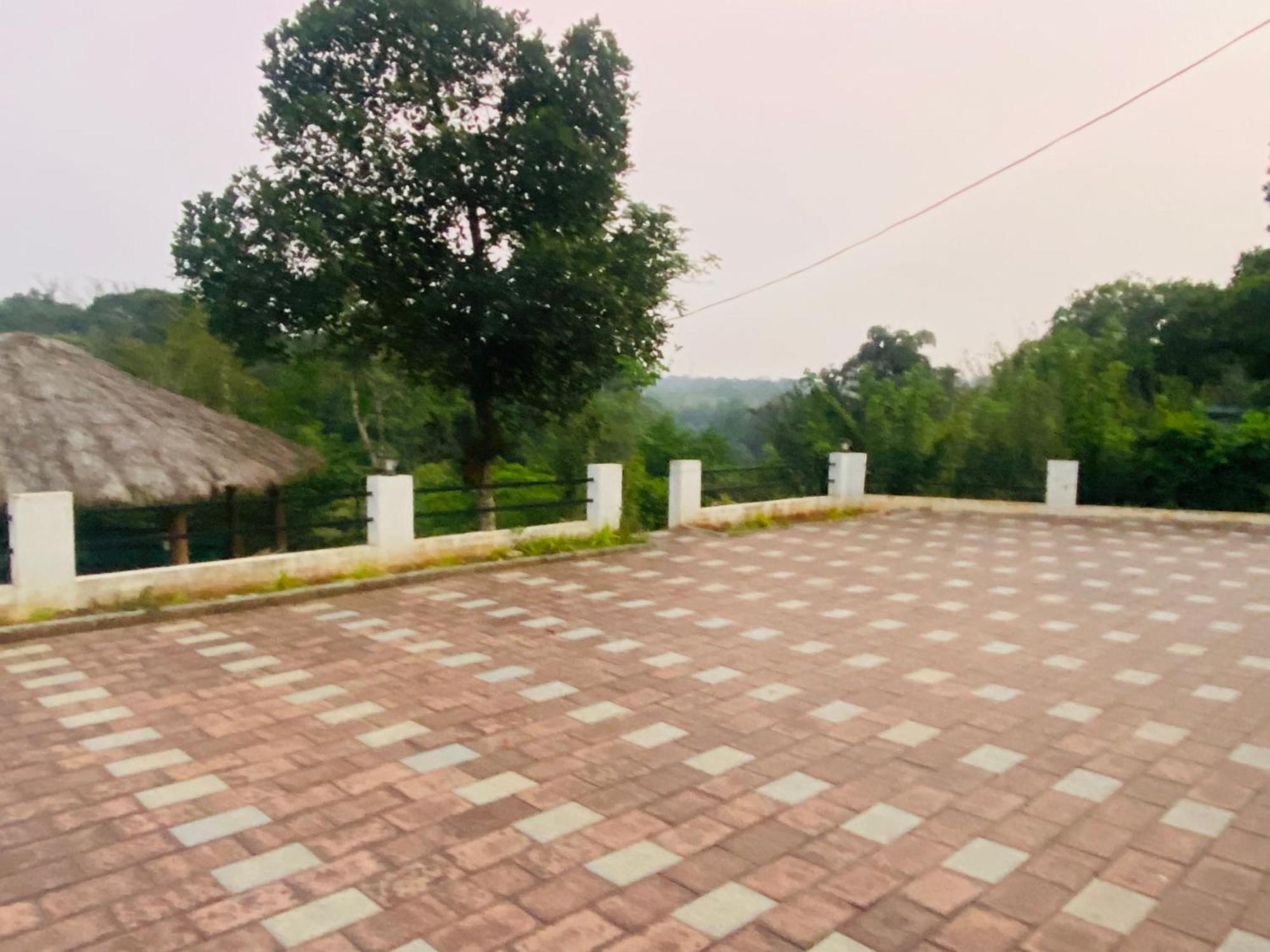 Happydays Hut Mananthavady Exterior foto